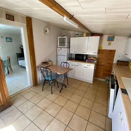 Holiday home Maison Familiale En Bord De *